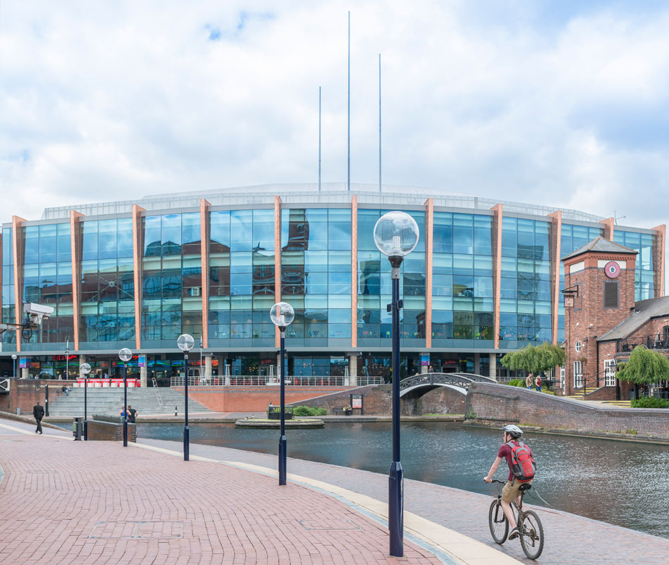 Arena Birmingham – 5 minutes walk – The Bank